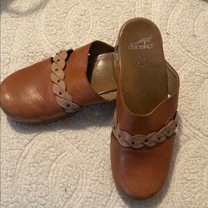 Dansko Women's Tan Leather Mules
